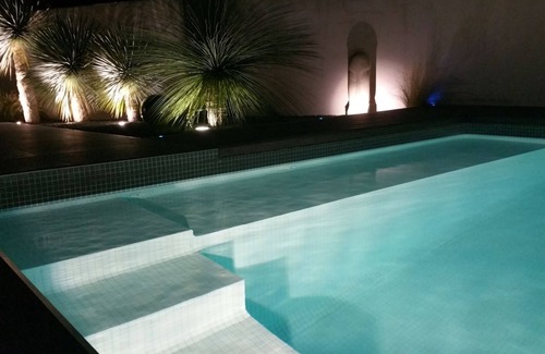 Verargues Villa | Villa moderne climatisée, piscine privée, jardin Zen, salle de sport
