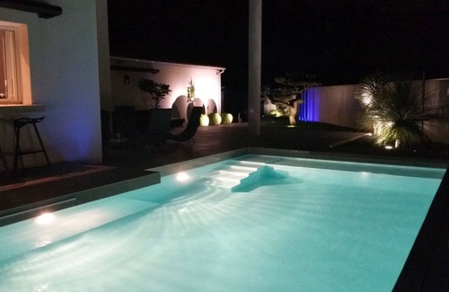 Verargues Villa | Villa moderne climatisée, piscine privée, jardin Zen, salle de sport