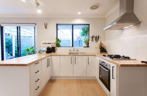 Tuart Hill Villa | Villa Moldavia: Lovingly curated suburban green oasis by the City & beach