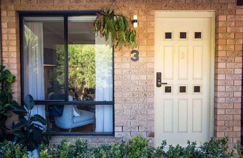 Tuart Hill Villa | Villa Moldavia: Lovingly curated suburban green oasis by the City & beach