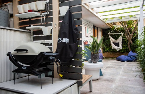 Tuart Hill Villa | Villa Moldavia: Lovingly curated suburban green oasis by the City & beach
