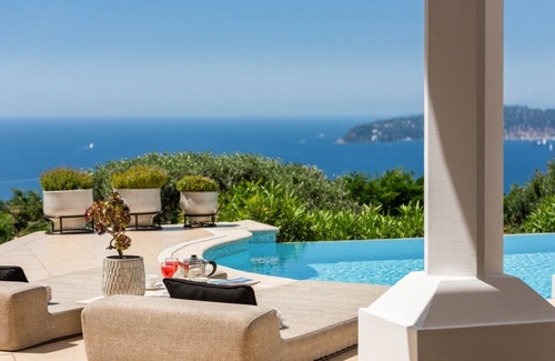 Port Hercule Villa | Paradis à Louer. Villa Haut de Gamme aux Portes de Monaco