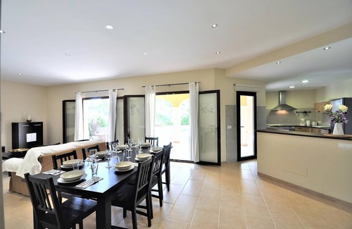 Vallgornera Villa | VILLA MONICA- Maison en pierre à Cala Pi pour 8 personnes, 3 chambres, TV par satellite, piscine privée et barbecue -68800- - WiFi gratuit
