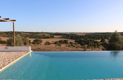 Santiago do Cacem Villa | Villa 'Monte Da Casa Nova' avec piscine privée, Wi-Fi et climatisation