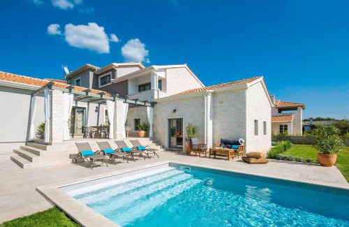 Visnjan Villa | Villa Moonlight