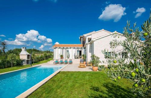 Visnjan Villa | Villa Moonlight