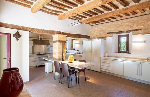 Bettolelle Villa | Villa Mora: A characteristic and welcoming three-story villa surrounded by the greenery, with Free WI-FI.