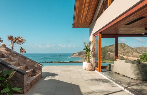 Praya Barat Villa | Villa Nabu - 5 Bedroom at Tampah Hills