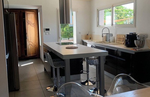 Mirepeisset Villa | Villa proche canal du midi avec piscine,disponible du 31 /07au 09 /08 uniquement