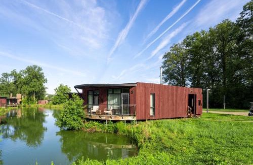 Maubray Maison | Villa near Tournai in a Leisure Award Park