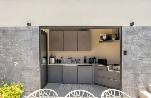 Talloires-Montmin Villa | Villa 'Near Village and Lake' with Lake View, Wi-Fi and Air Conditioning
