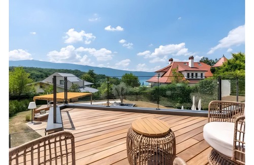 Talloires-Montmin Villa | Villa 'Near Village and Lake' with Lake View, Wi-Fi and Air Conditioning