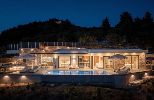Kalamitsi Villa | Villa 'Nimbus Villas' avec vue sur la mer, Wi-Fi et climatisation