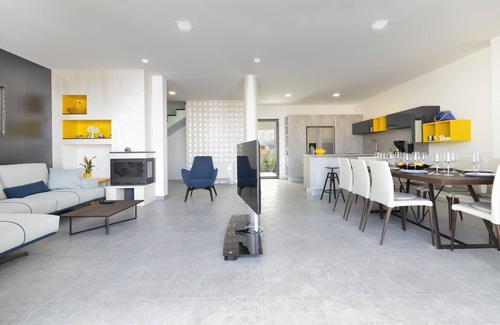 Veliko Brdo Villa | Villa Nina Makarska With Heated Infinity Pool of 33 m2 and Stunning sea Views