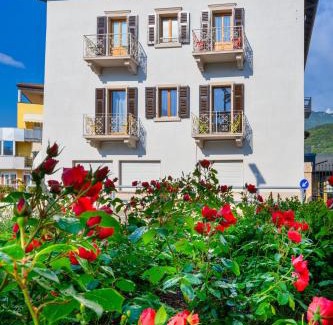 Torbole sul Garda Lit Et Petit-Déjeuner | Villa Nirvana