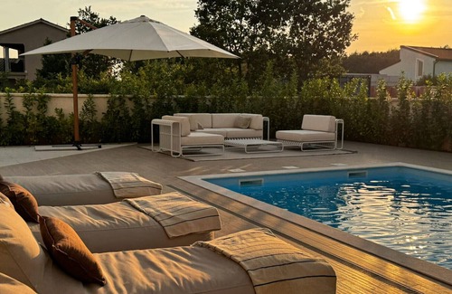 Bibici Villa | Villa Nobel for 6 adults with private 40 m2 heated pool, outside bar & movie theatre