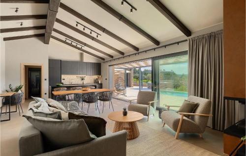 Hum Maison | Villa Noeli