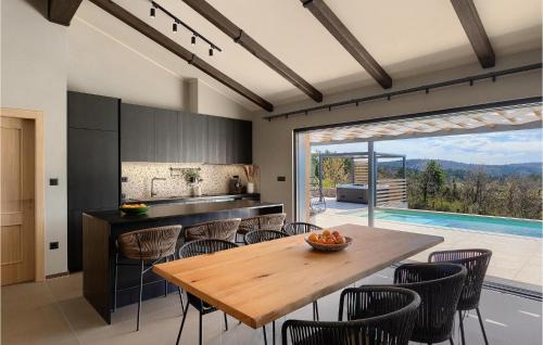 Hum Maison | Villa Noeli