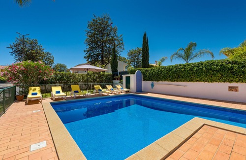 Albufeira Villa | Villa Nox est parfaite pour les familles avec enfants car la piscine est clôturée