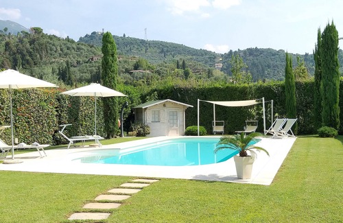 Capezzano Pianore Villa | VILLA AVEC PISCINE PRIVÉE, WiFi gratuit.