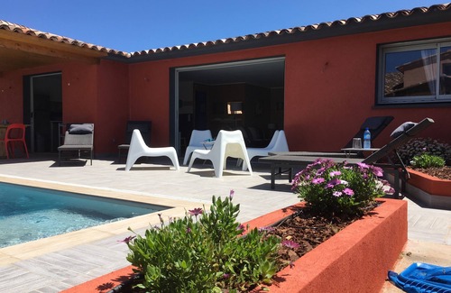 Sainte-Lucie-de-Porto-Vecchio Villa | "OLIVIER", 4/6 personnes, piscine privée chauffée, plage de Pinarello à 300m,PMR