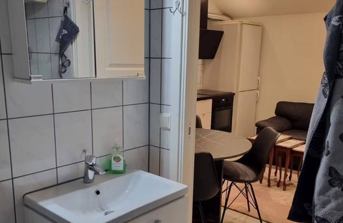 Olofstorp Appartement | Villa Olofstorp Near Volvo/SKF