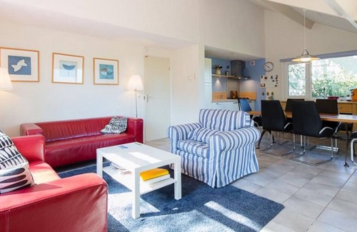 Daumazan-sur-Arize Maison | Villa on child-friendly park with swimming pool