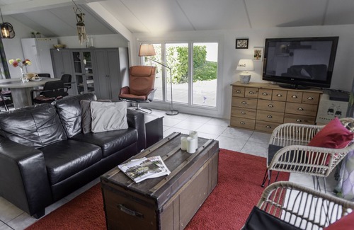 Daumazan-sur-Arize Maison | Villa on estate with 2 swimming pools