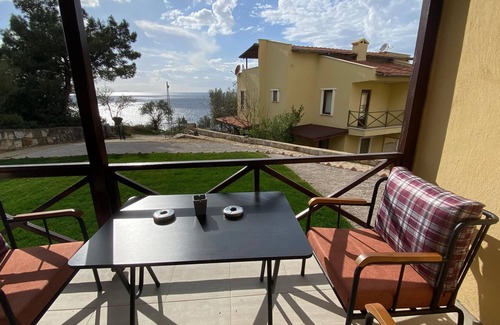 Pelitkoy Villa | Villa on site with pool by the sea