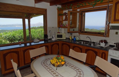 Douliana Villa | VILLA ONEIRO À TSIVARAS AVEC VUE SPECTACULAIRE SUR LA MER ET LES MONTAGNES