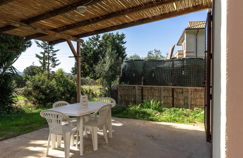 Masainas Villa | Villa "Orchidea" avec jardin, terrasse, balcon et climatisation