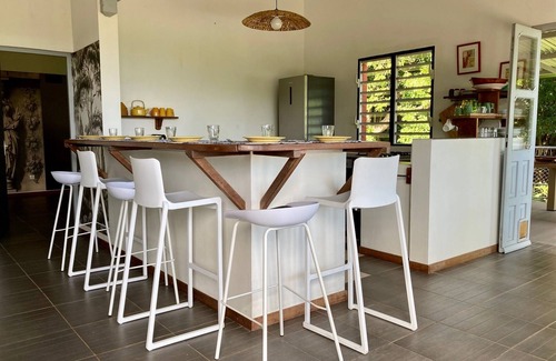 Le Robert Villa | Villa surplombant la Forêt et la Baie du Robert. Calme et Beauté. Piscine privée
