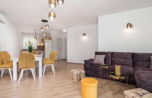 Pinezici Maison | Villa Palma by Interhome