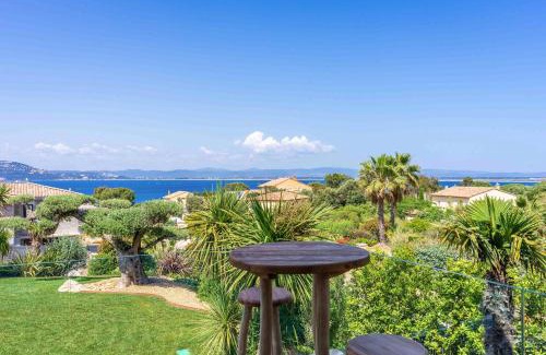 Giens Villa | Villa Palma Giens - Vue Mer Panoramique -Piscine Chauffée Mai à Septembre- 4 chambres -Garage