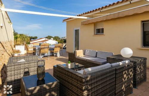 Pinar del Advocat Villa | Villa Palms by Abahana Villas