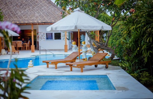 Dencarik Villa | Villa Pantai: Villa de luxe sur la plage avec piscine, personnel, jacuzzi et centre de remise en forme