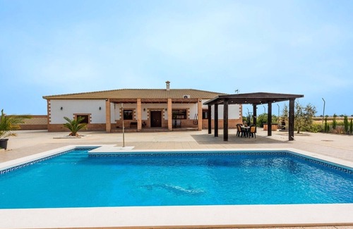 La Lantejuela Villa | Villa Paquita Lantejuela by Ruralidays