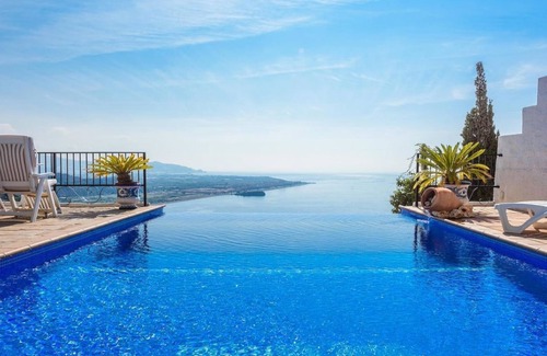 Salobrena Villa | Villa 'Paraíso Azul' avec vue sur la mer, Wi-Fi et climatisation