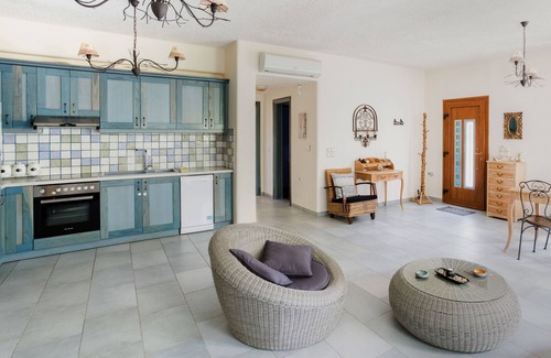 Sivas Villa | piscine privée + jardin, W-LAN, TV-Sat, complexe idyllique et calme de 5 villas