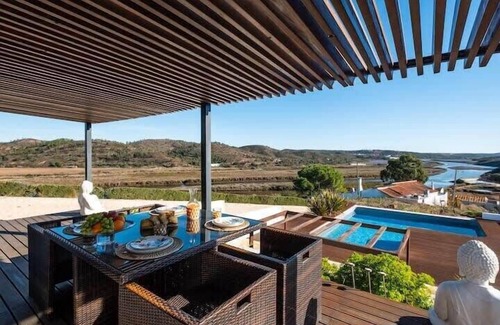 Guia Villa | Villa Paraiso - Infinity pool with unique views
