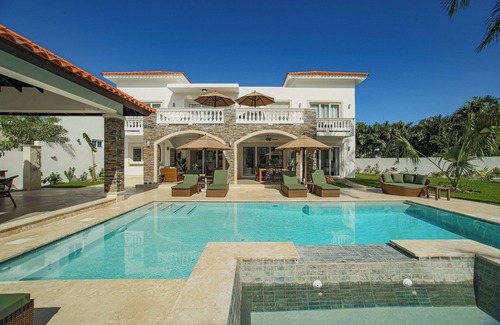 Cofresi Villa | Villa Park #31 - Luxury 4 Bedroom Villa Shareholder 'Black' band All-Inclusive