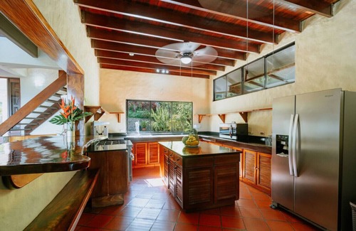 Manuel Antonio Maison | Luxury 6-bedroom villa in charming Manuel Antonio