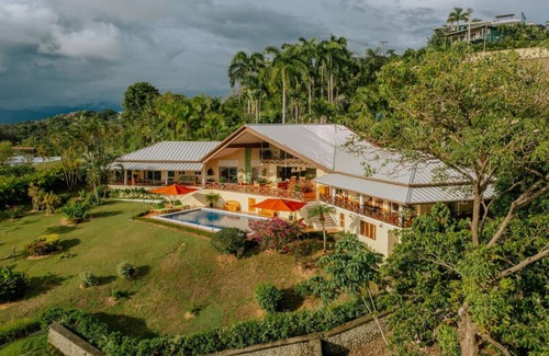 Manuel Antonio Maison | Luxury 6-bedroom villa in charming Manuel Antonio