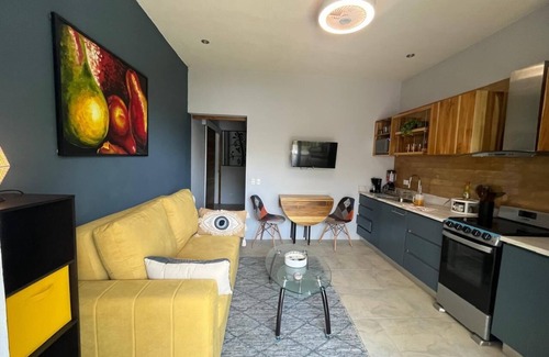 Playa Ocotal Appartement | Villa Perla ~ Beachfront getaway for two at Los Almendros de Ocotal.