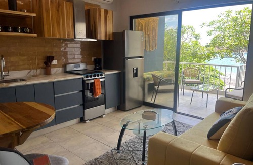 Playa Ocotal Appartement | Villa Perla ~ Beachfront getaway for two at Los Almendros de Ocotal.
