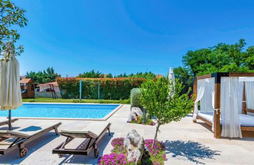 Cancini Maison | Villa Petra, a romantic and spectacular villa near the sea