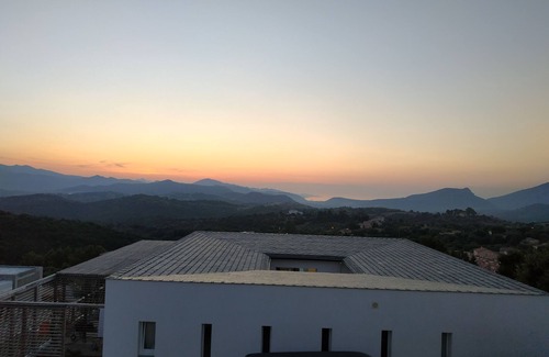 Oletta Villa | villa Phi, sur les hauteurs de Saint Florent, à 10 minutes de la plage