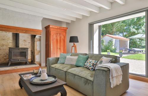 Le Girouard Villa | Villa piscine etang et foret