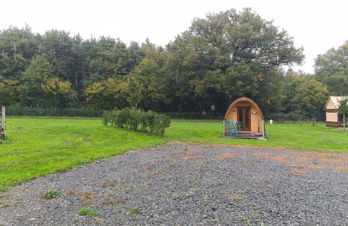 Pouligny-Notre-Dame Maison | Cabaña en Berry con terraza, estacionamiento, se aceptan mascotas