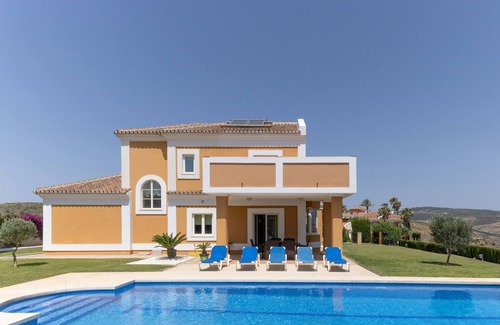Alcorrin Villa | Villa Princesa Kristina avec vue sur mer et montagne, piscine et Wi-Fi.